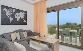 Happiness Apartment